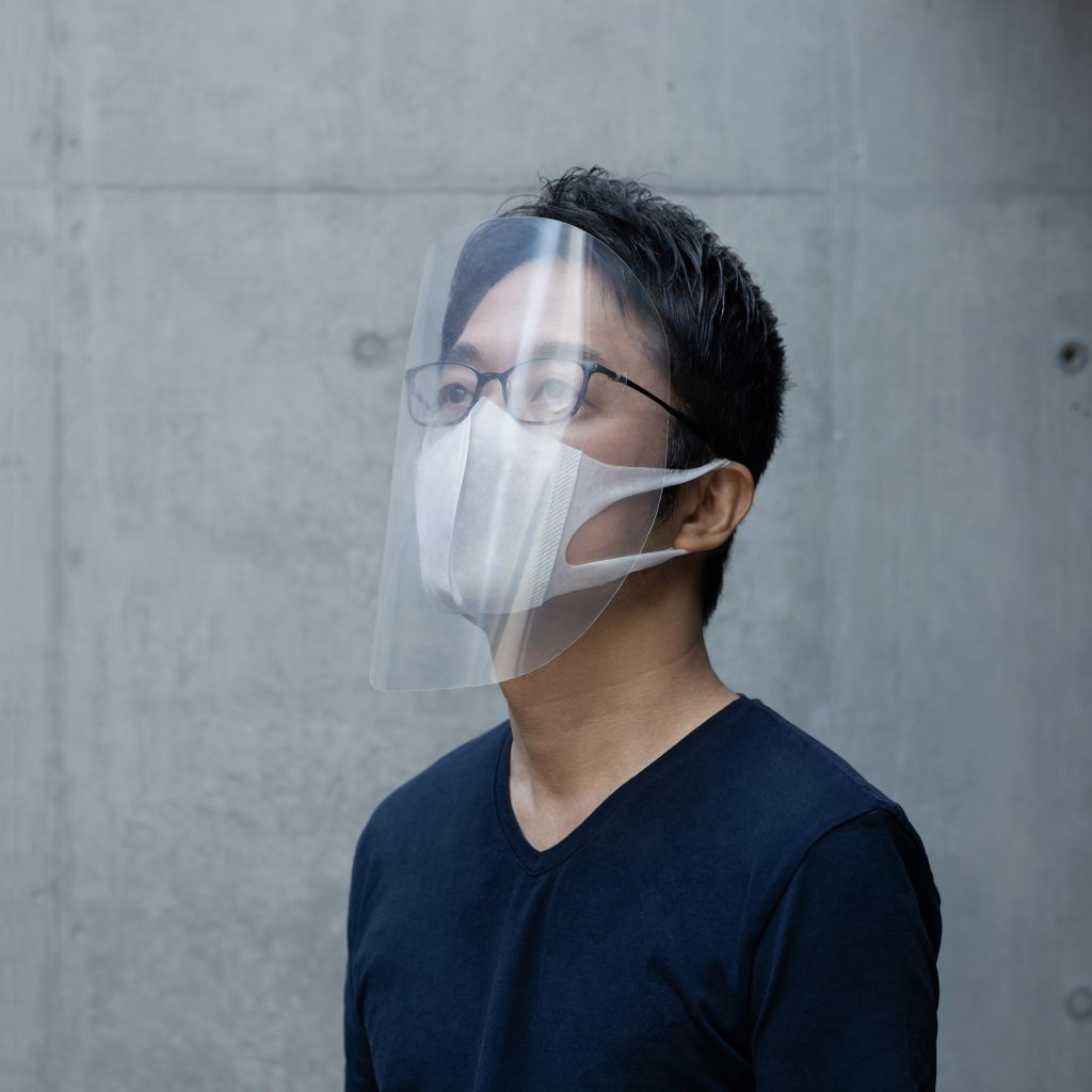 Japanese designer Tokujin Yoshioka has created a quick and easy face shield for healthcare workers fighting Covid-19, which attaches to the wearer's glasses.